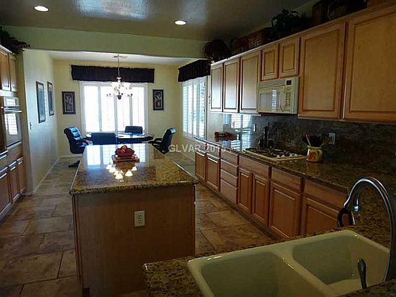 5th image of 2621 Mourning Warbler Ave