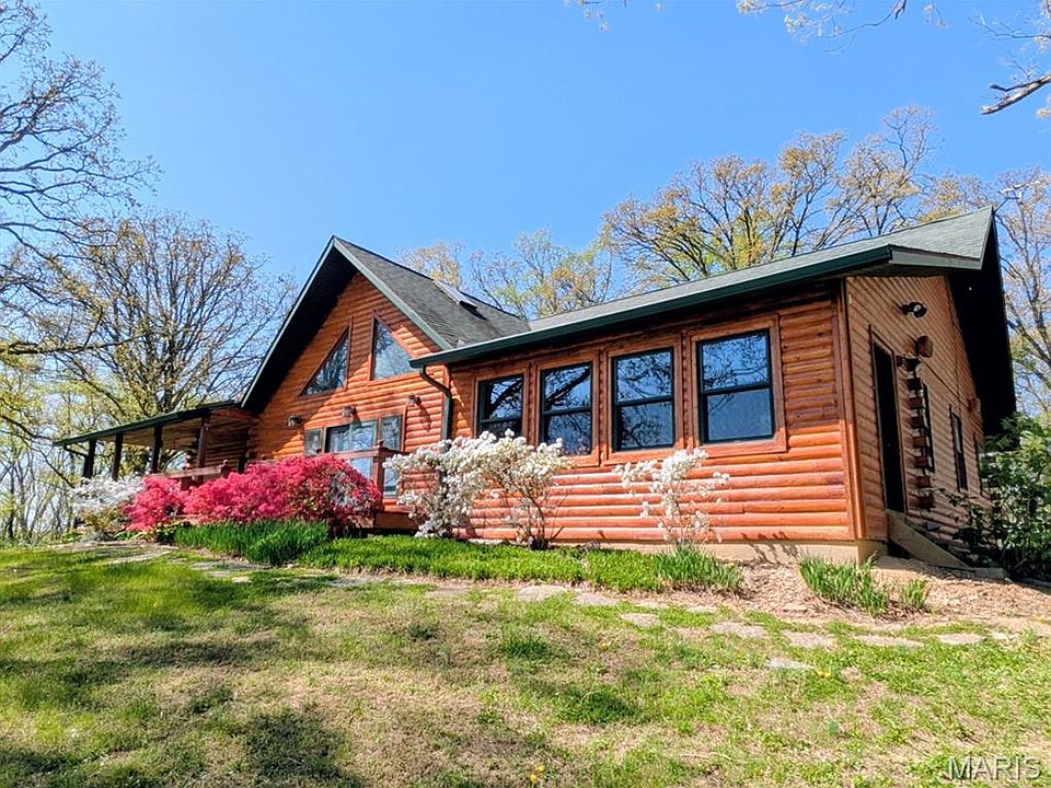 2nd image of 1865 Cypress Dr