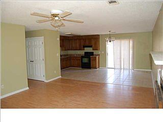 3rd image of 2802 Sunset Dr NE