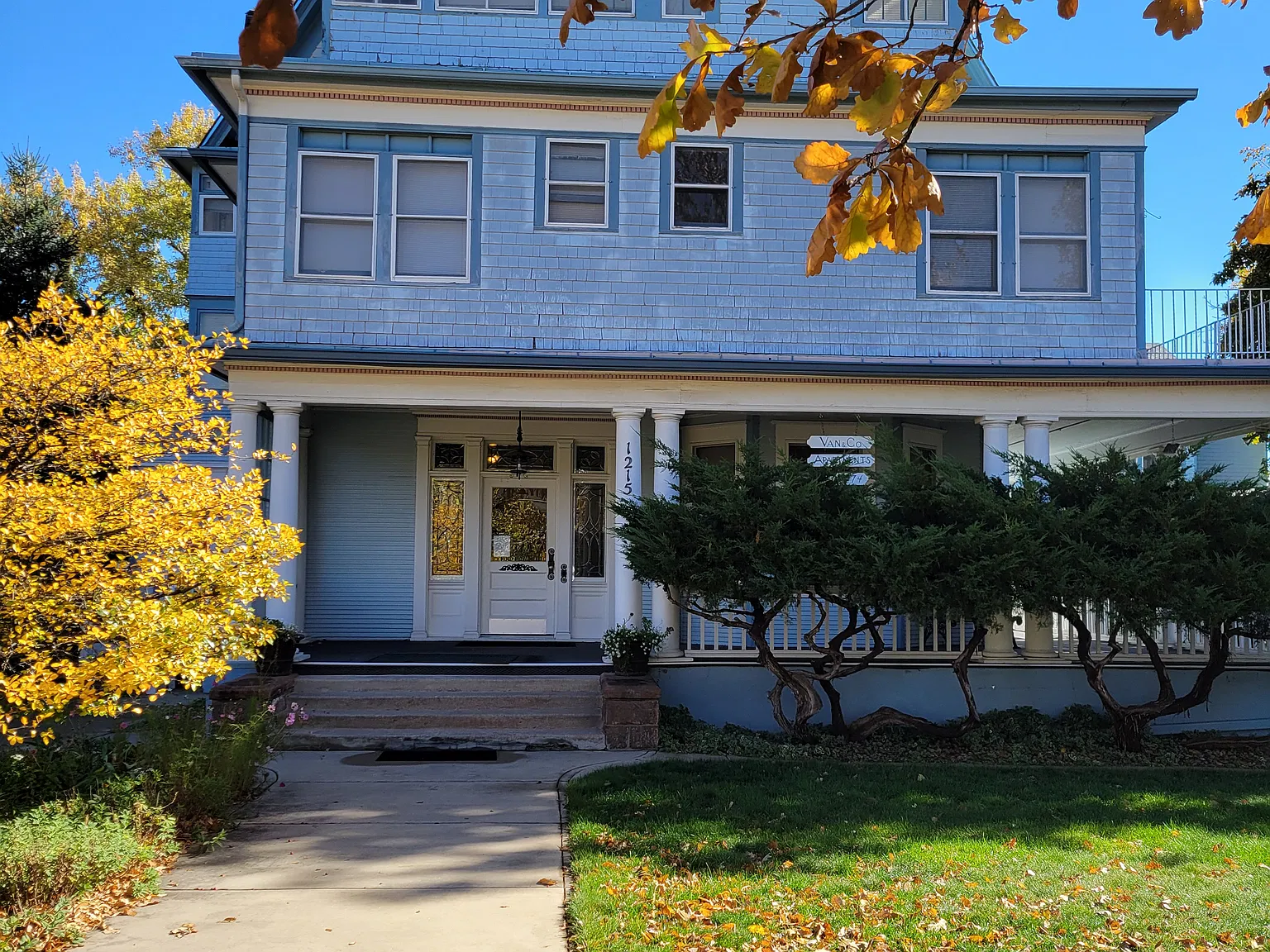 1215 N Nevada Ave — Photo 2