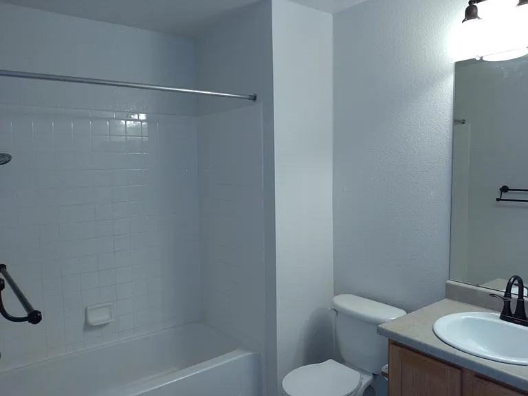 411 Smith Cir — Photo 9