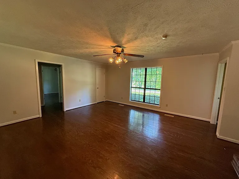 102 Hickory Hill Dr #B — Photo 7