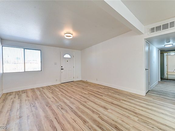 5th image of 2754 El Toreador St