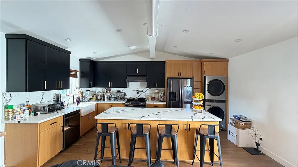 2 bed, 1000 sqft, $3,800 — Photo 1