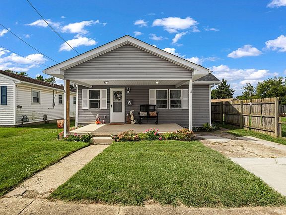 2nd image of 121 Fairview Blvd