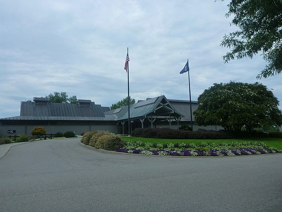 5th image of 499 Southwood Dr