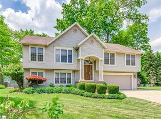 3182 Saunders St, Cuyahoga Falls, OH 44221