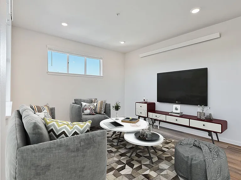 Pacific Valley Apartments — Photo 36