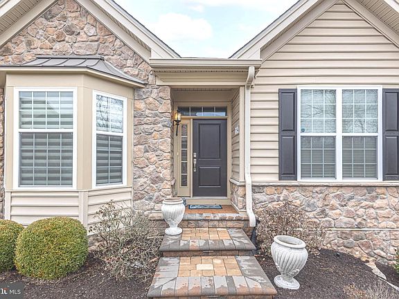 2nd image of 1114 Webb Dr