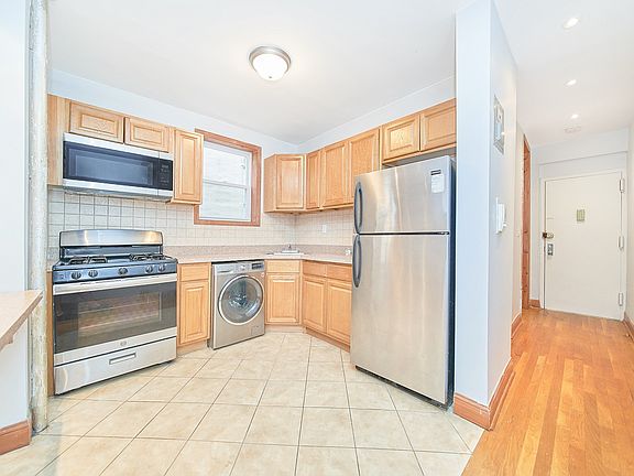 4th image of 706 Amsterdam Ave APT 4rn