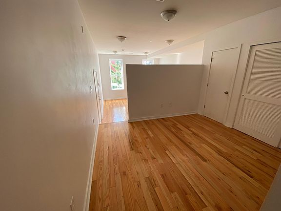4th image of 709 N Franklin St APT 201