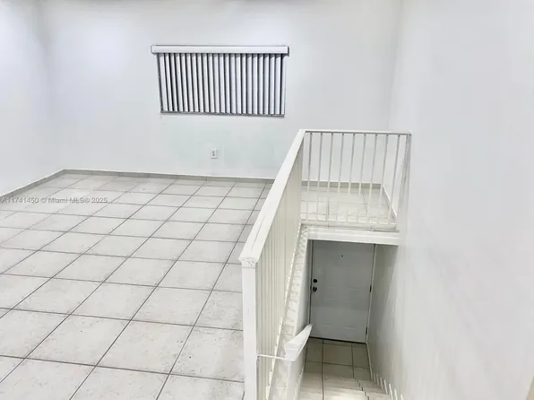 7775 W 29th Way APT 201, Hialeah, FL 33018