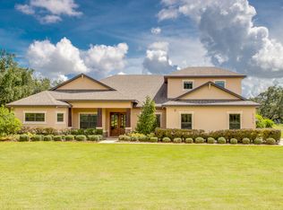 27072 Grand Oak Ln, Tavares, FL 32778