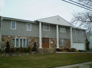 176 Harbor Ln, Massapequa Park, NY 11762