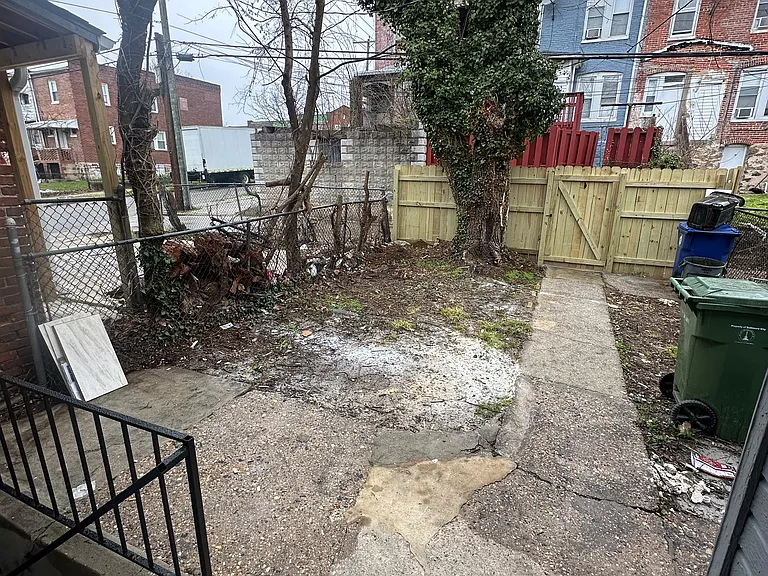 3232 Presstman St — Photo 7