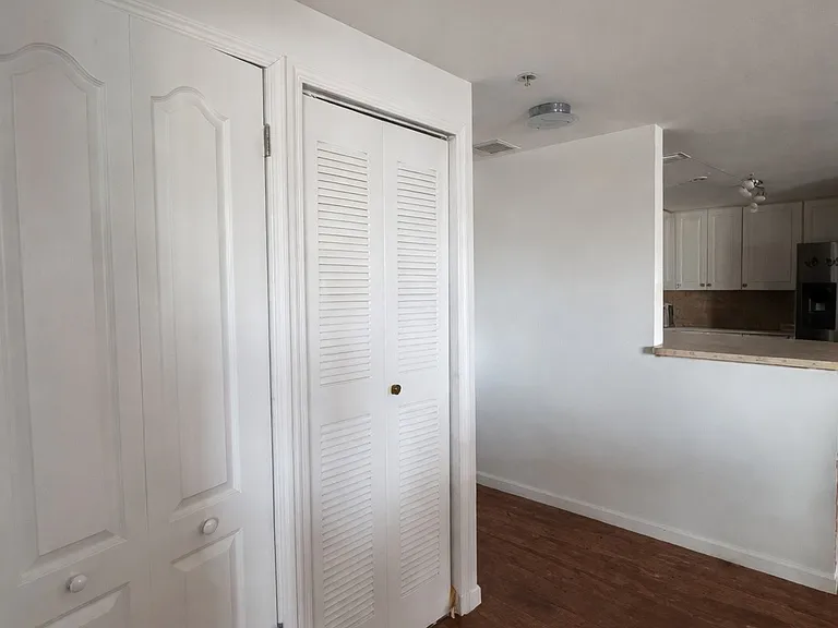 1627 SW 37th Ave #403 — Photo 9