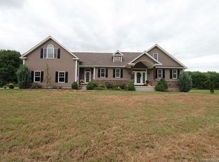 97 Rockville Rd, Broad Brook, CT 06016