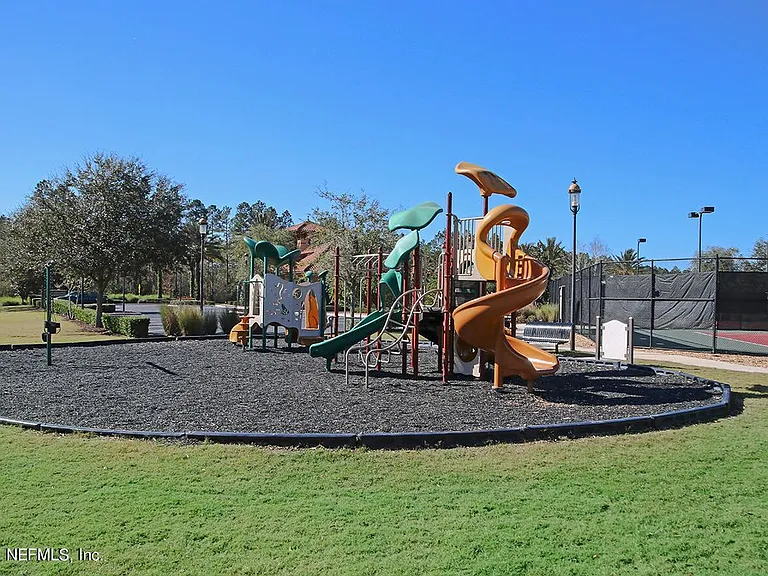340 Servia Dr — Photo 27