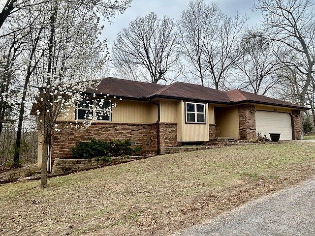 1st image of 24 Scarborough Ln