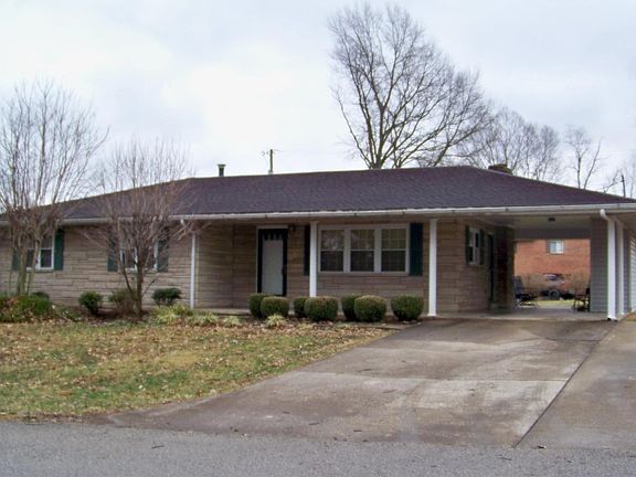 2nd image of 206 Blueberry Ln