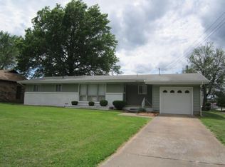 2603 S Stewart Ave, Springfield, MO 65804
