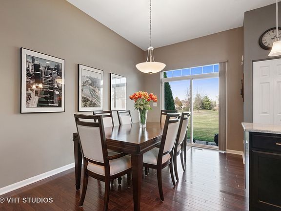 2nd image of 2657 Dunraven Ave