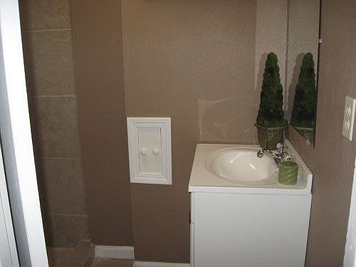 4th image of 15403 White Ave