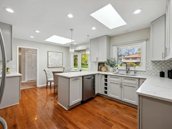 7009 Lanham Ln, Edina, MN 55439