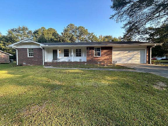2nd image of 2000 Forest Dr