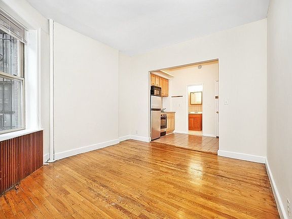 3rd image of 724 Amsterdam Ave APT 3C