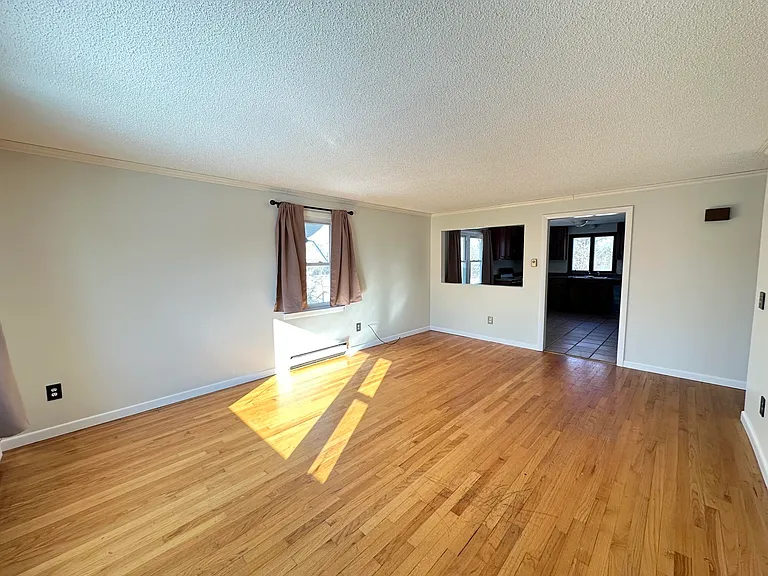 27-29 Sunnyslope Ave — Photo 6