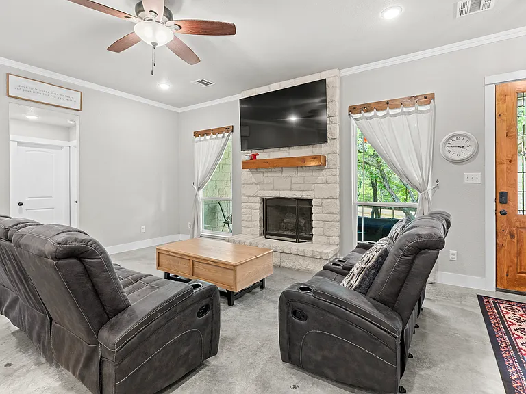 15765 Salado Dr — Photo 4