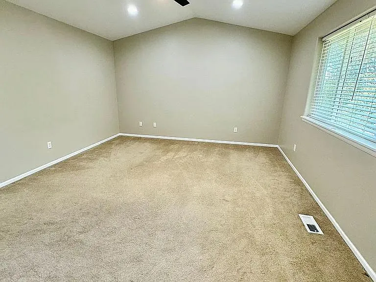 Very large Master bedroom, fresh nuetral paint and carpets