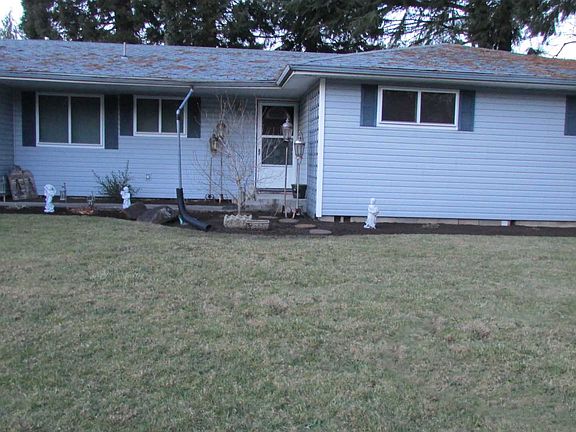 2nd image of 1745 SE Alder St