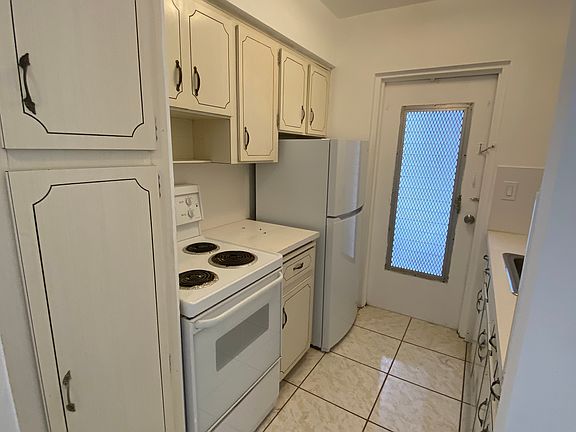 3rd image of 4410 W Flagler St #1B-1Ba-750Sqft