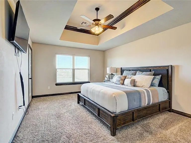 2301 Bretford Way — Photo 4