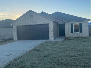 29 Oak Leaf Dr, Conway, AR 72032