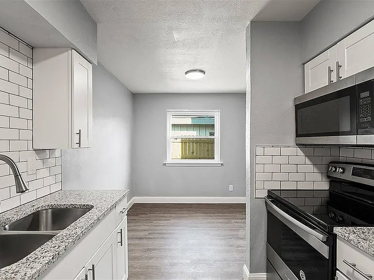 4832 Locke Ave #2 — Photo 9