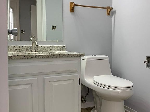 2nd image of 1153 N Chesapeake Ct
