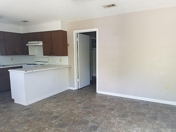2nd image of 2282 University Pkwy APT 7