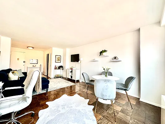 Rented by Addison Property Group | media 1