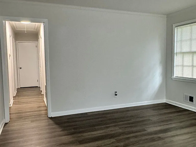 416 W Lakeside Ave — Photo 3