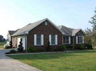 140 Oak Level Ct, Reidsville, NC 27320