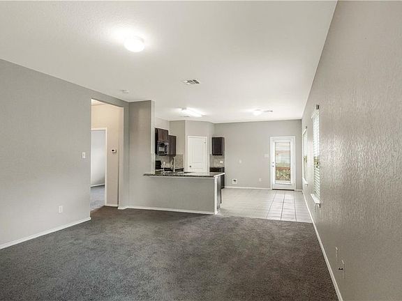 4th image of 121 Wedgewood Way