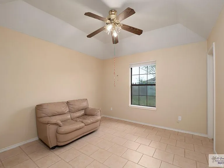 365 Mango Ln — Photo 6