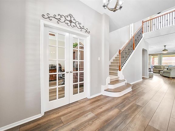 4th image of 2211 Fenton Rock Ln