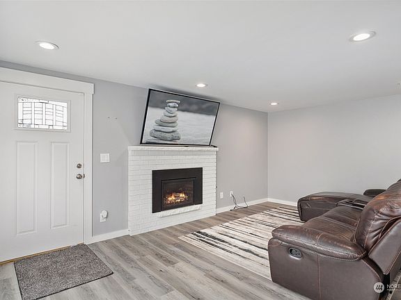 5th image of 24915 15th Avenue S