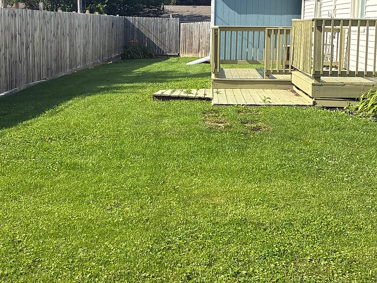 385 Riviera Ct — Photo 18