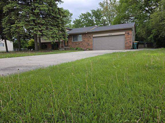 2nd image of 29505 Hemlock Dr