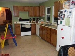 4th image of 60 Maryknoll Ct